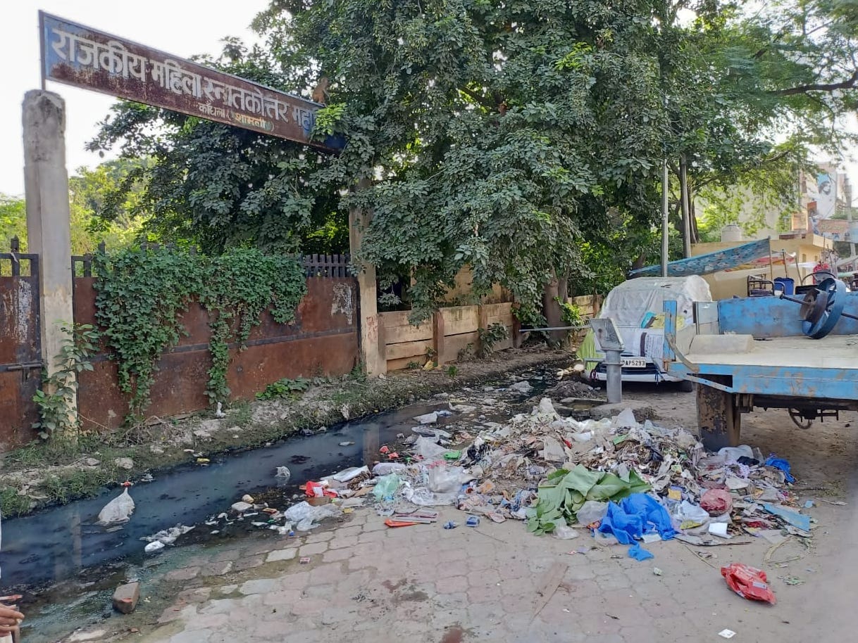 Cleanliness system creaking, piles of dirt everywhere