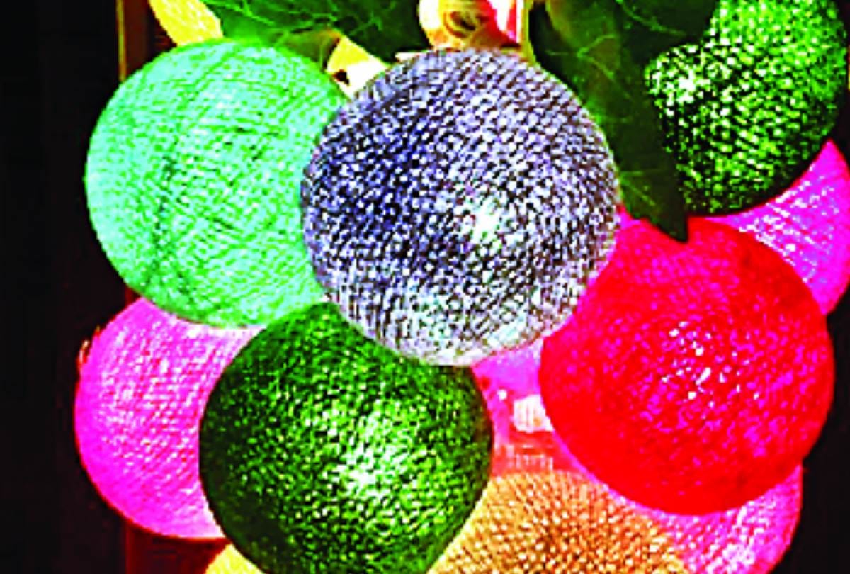 seventy percent swadeshi items in deepawali market in lucknow