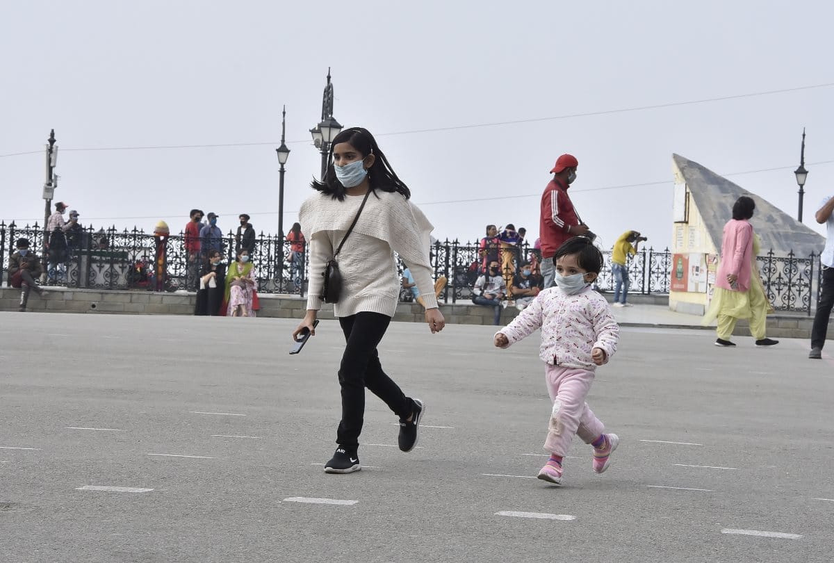 himachal weather report clouds in shimla fall in temperature