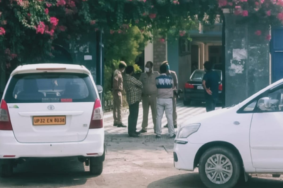 ED team has investigation in house of former BSP MLC Haji Iqbal in Saharanpur to seventeen hours