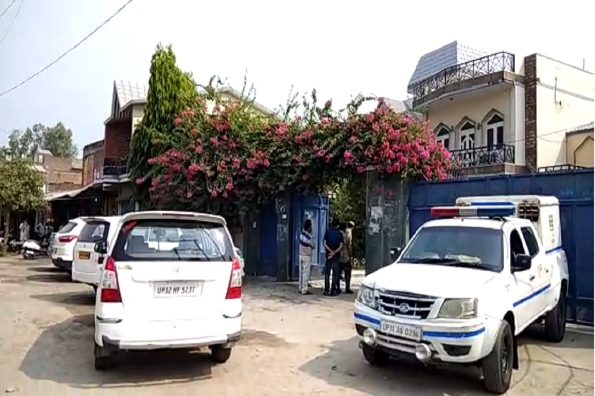 ED team is raid in house of mining mafia Haji Iqbal at Saharanpur and see photos