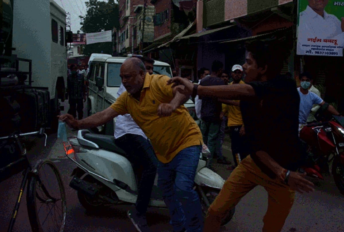 toy factory blast in aligarh People beat up Congress leader in Aligarh