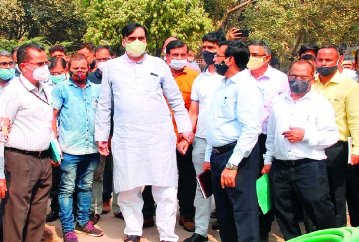 Gopal said on pollution, this issue is not related to any agency, is directly related to life