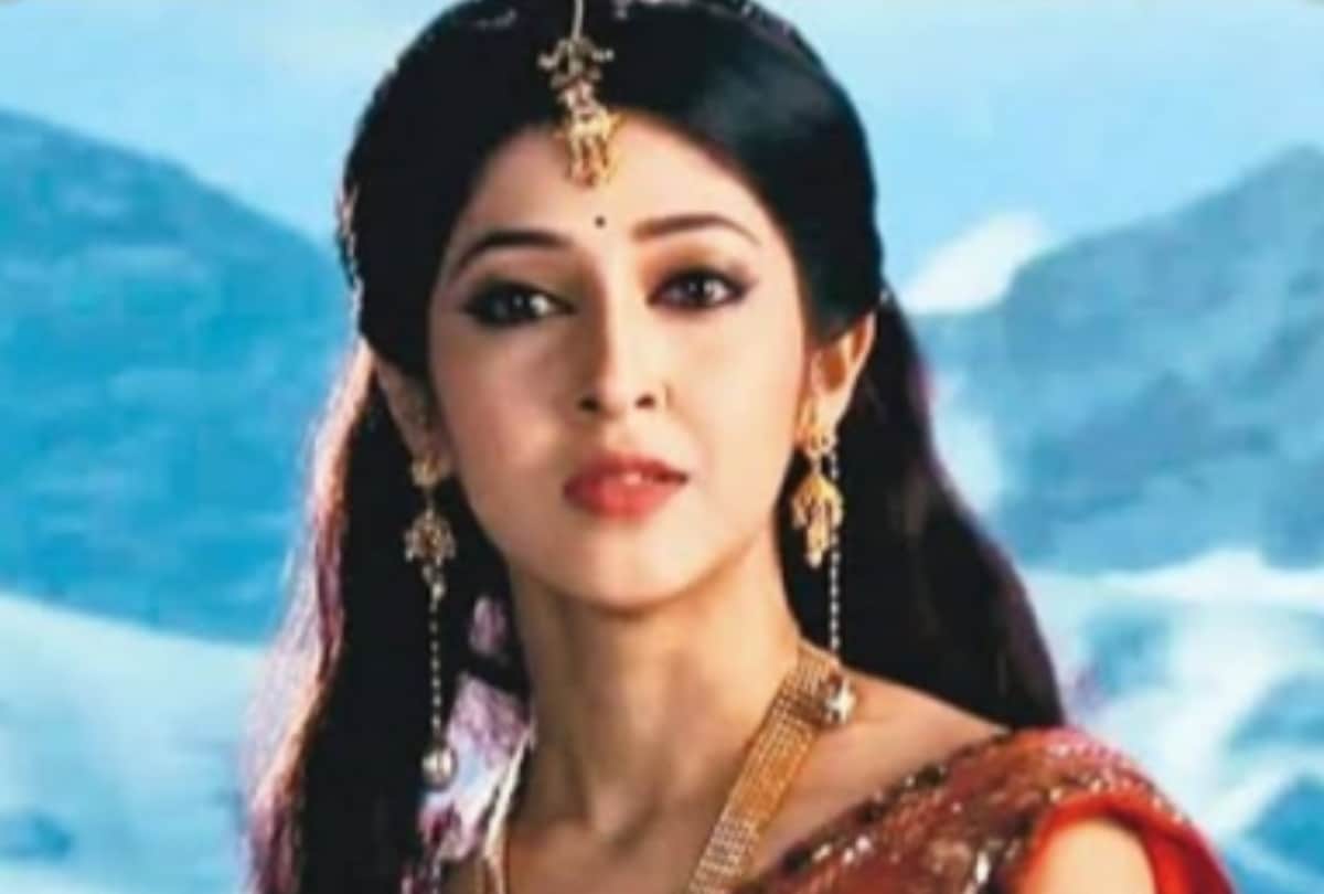 These Gorgeous TV Actresses Played Devi Character On TV Mouni Roy And Gracy Singh Also In The List