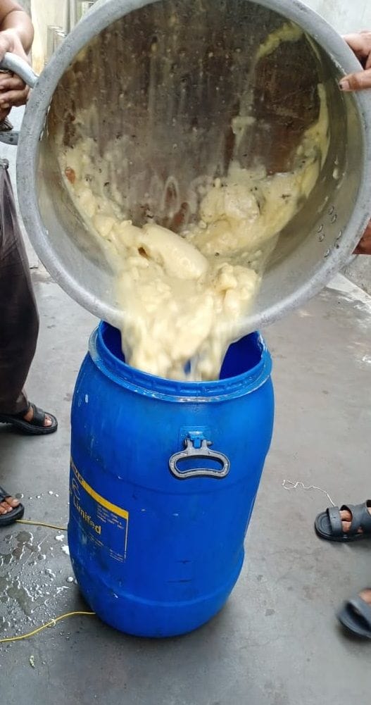 Aligarh: Fragrance of ghee was coming from vegetable fat, goods sealed