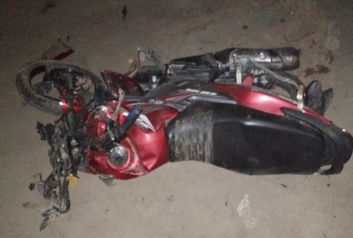 Two bike riders dies in a road accident in Hardoi 