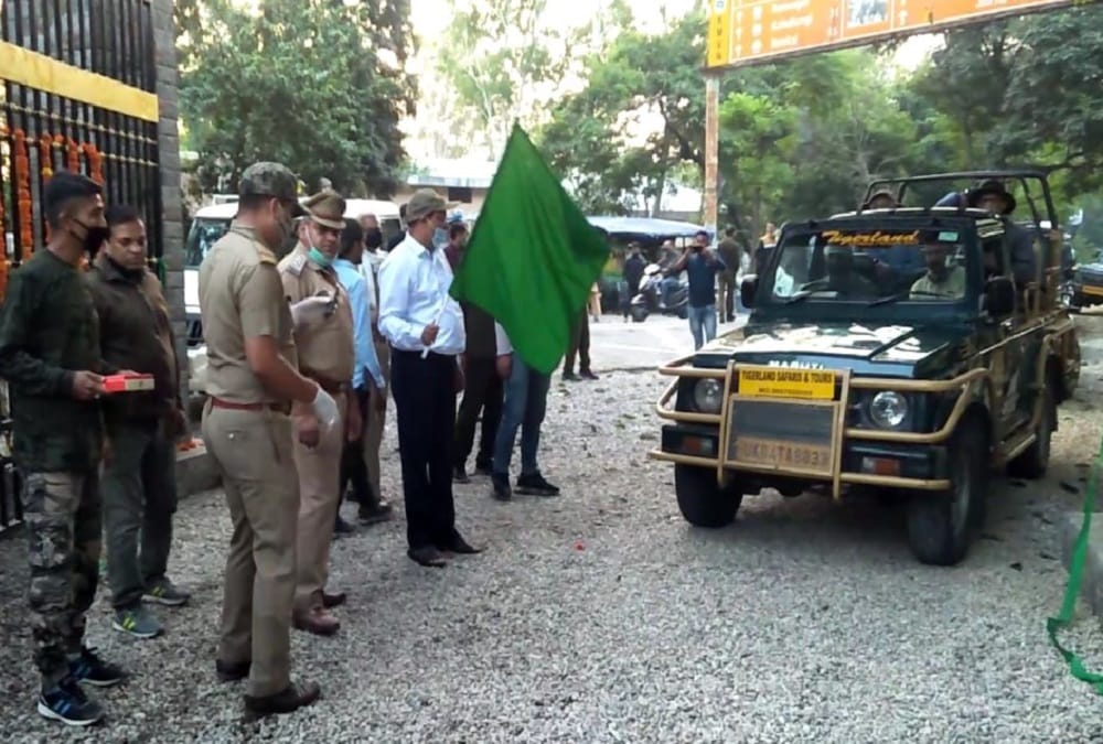 Elephant Run For Attack on tourist Jeep in Corbett National Park