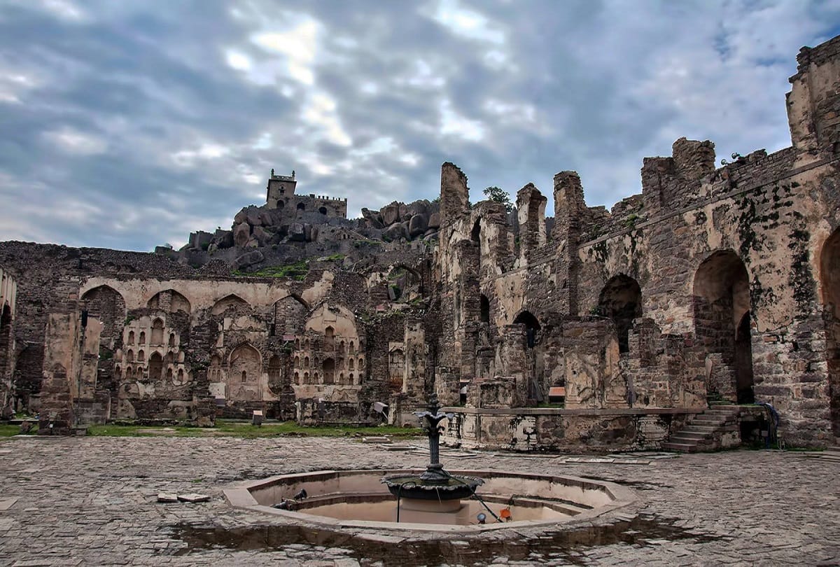 Mysterious forts in India 400 years old Golconda Fort mystery