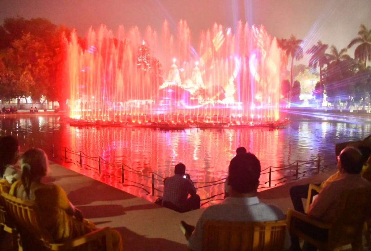 Gorakhnath Temple Light and Sound Show begun after lockdown and corona