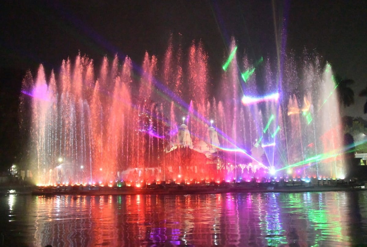 Gorakhnath Temple Light and Sound Show begun after lockdown and corona