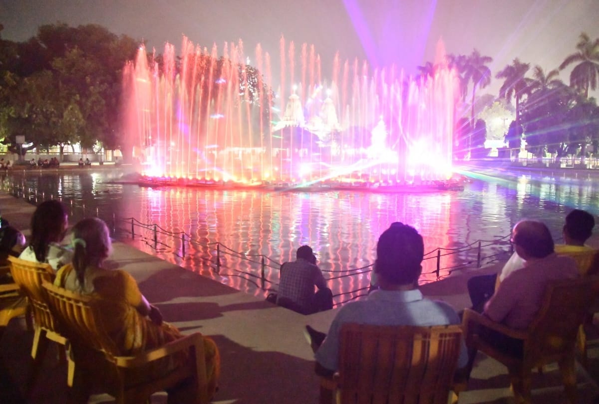 Gorakhnath Temple Light and Sound Show begun after lockdown and corona