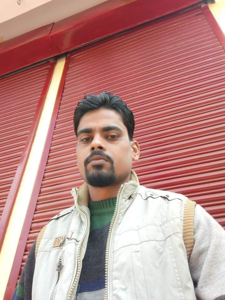 sadak haadase mein loha vyaapaaree ke sir mein lagee chot, maut