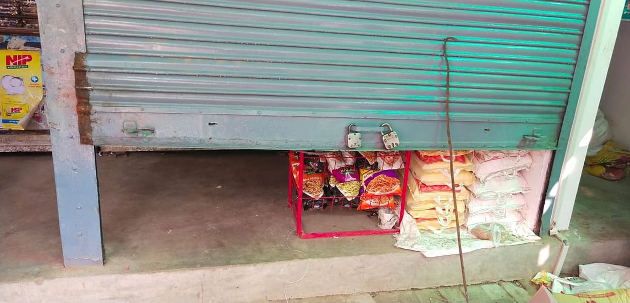 Cash and one kg of silver coins stolen from shop near police post