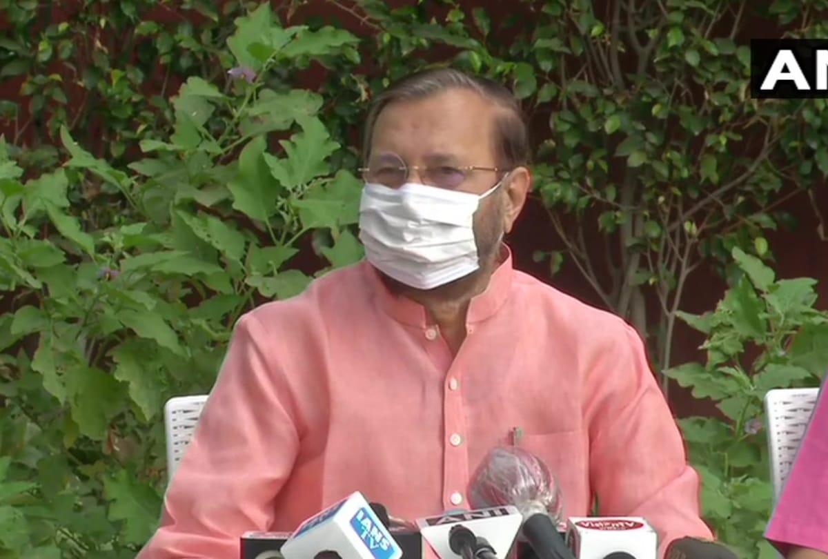 Govt issues order bringing online films and audio visual programmes under Information Ministry