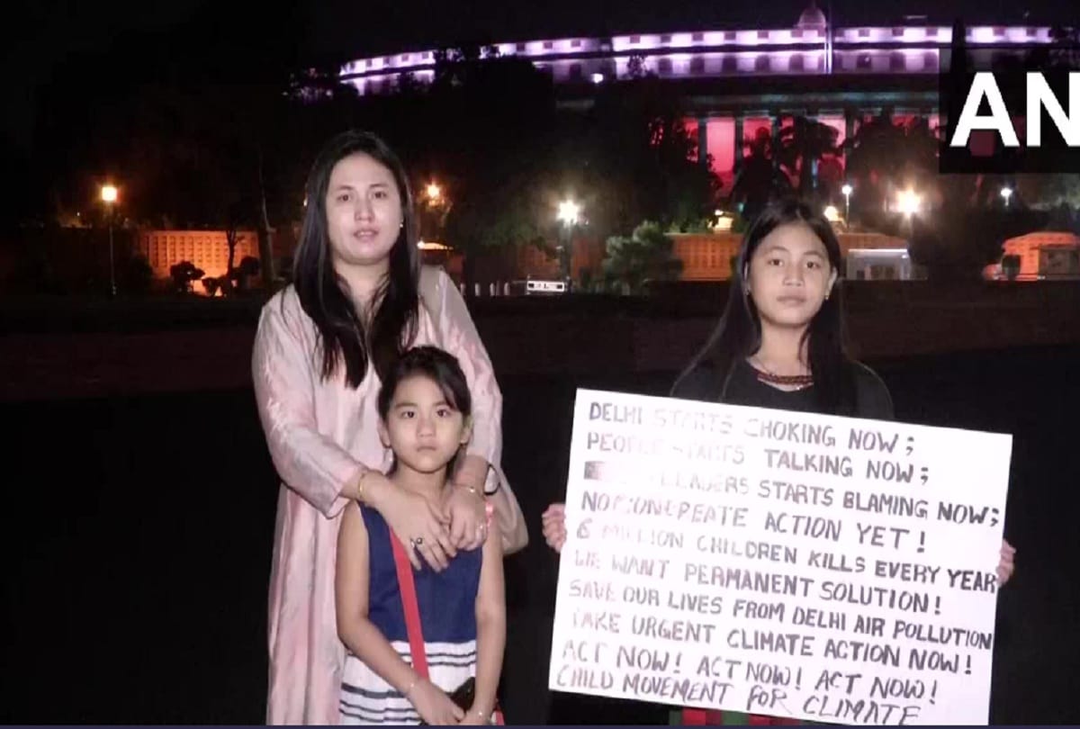 A 9-year-old girl staged a protest in Vijay Chowk over air pollution in the national capital