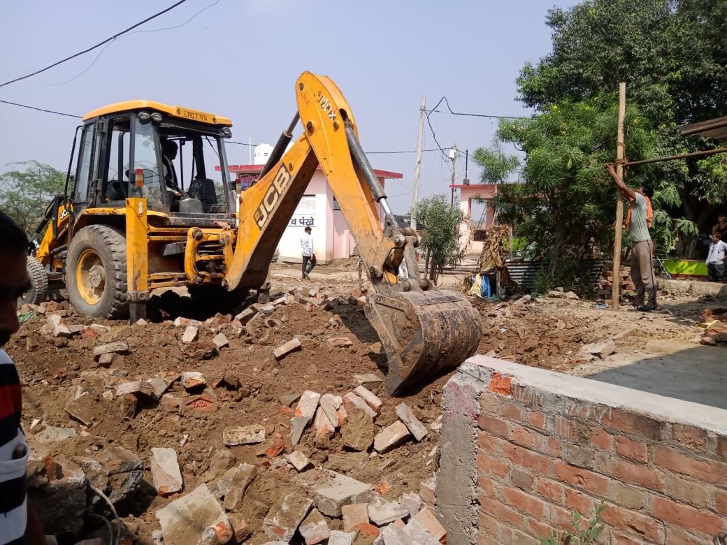JCB of Garji Panchayat, demolished permanent encroachment