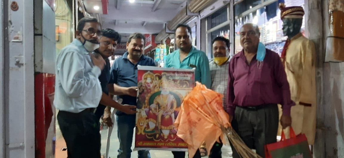Hathras: Pooja to be held at Aggarwal Dharamshala today, flag distributed to Agar brothers
