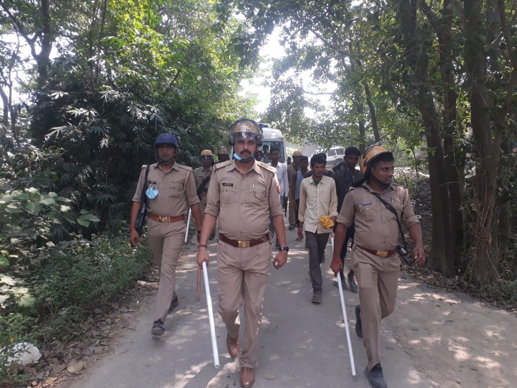 Ballia massacre all update of today: ADG varanasi zone to arrive shortly