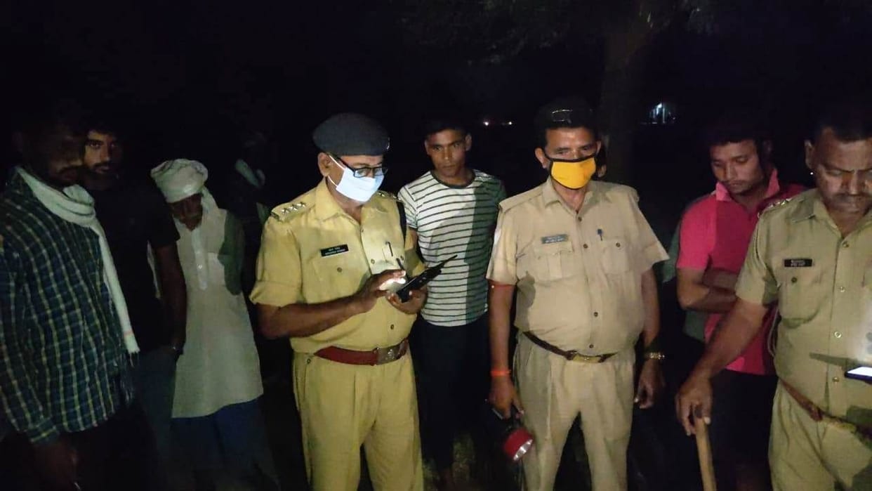 Hathras: Elder brother killed his younger brother's wife with a snare after asking for a share in the land