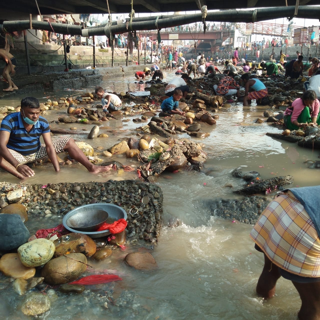 Haridwar: Youth Got Lord Ganesha Silver Idol during Ganga closed in Har Ki pauri