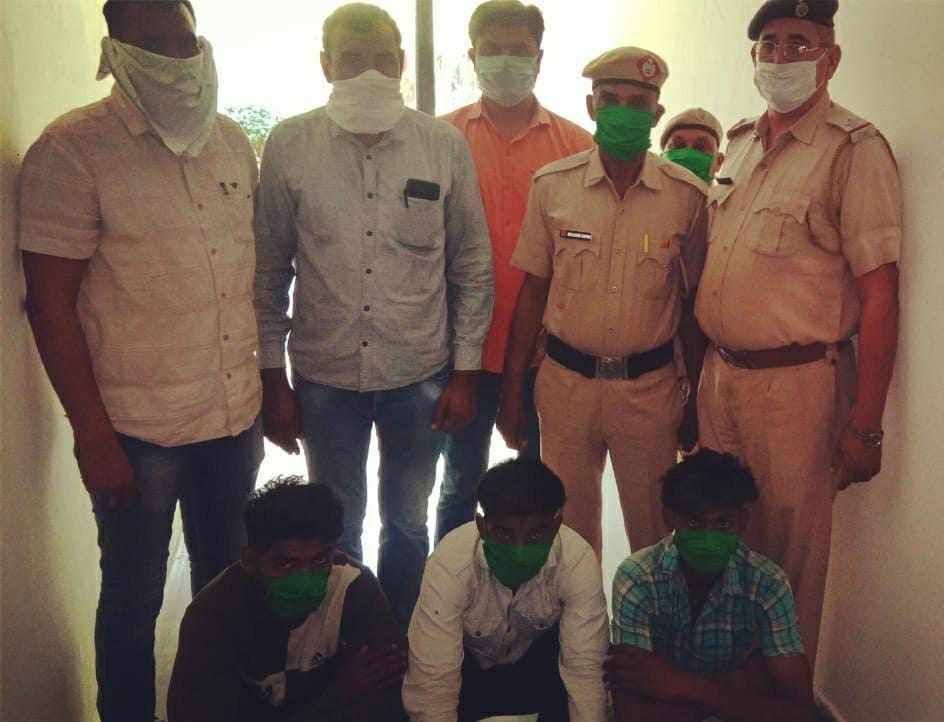 Three accused arrested for robbing Rs 1.40 lakh from bank worker