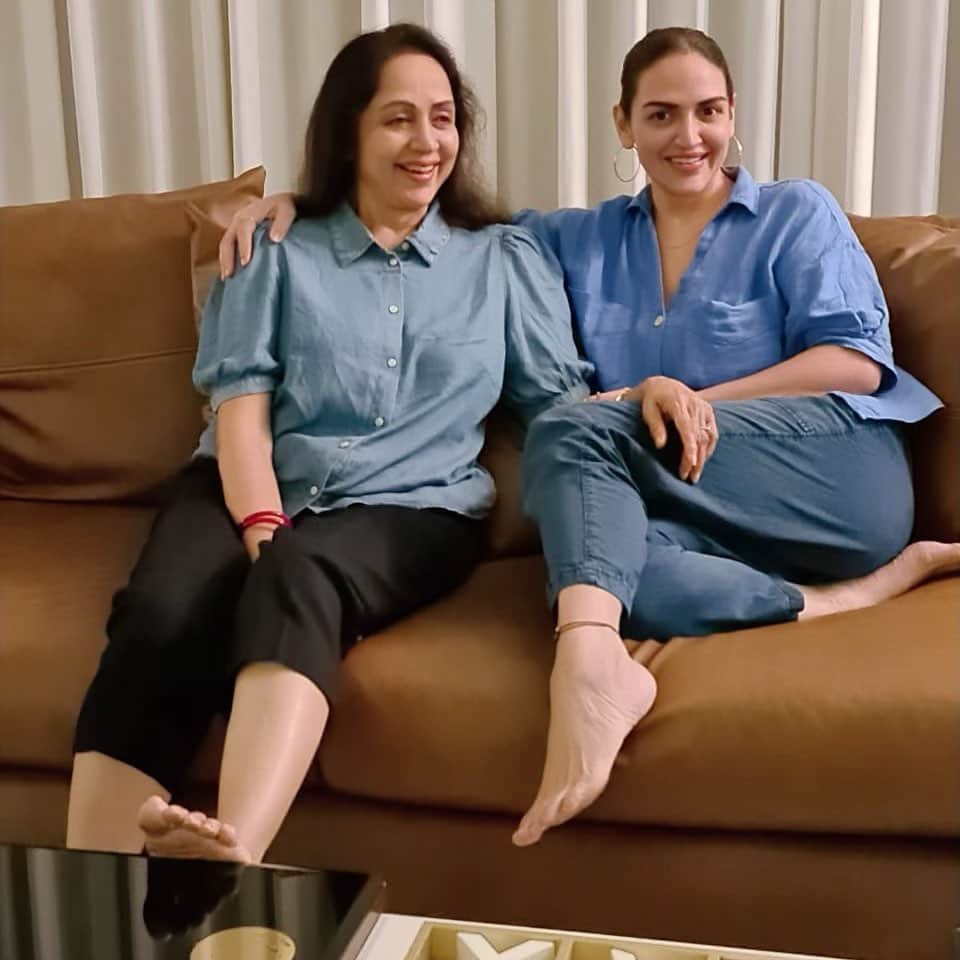 Esha Deol and Ahana Deol wish Hema Malini 72nd birthday