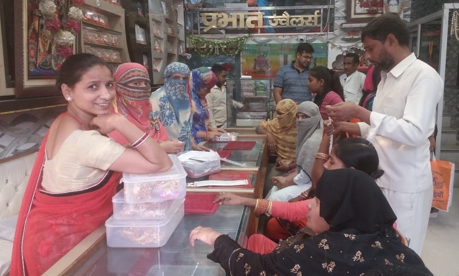 Traders expect to increase shopping in Navratri