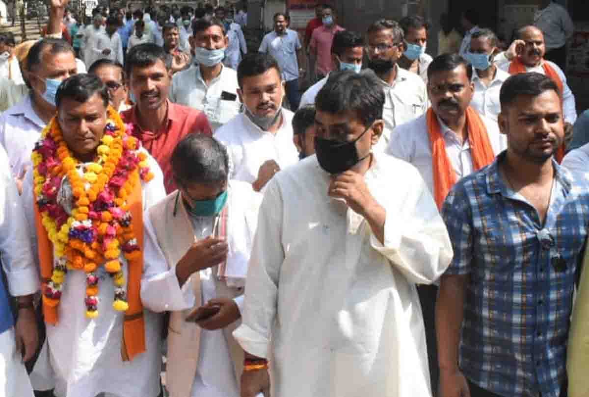 UP: The mockery of the code of conduct in the nomination of the BJP candidate