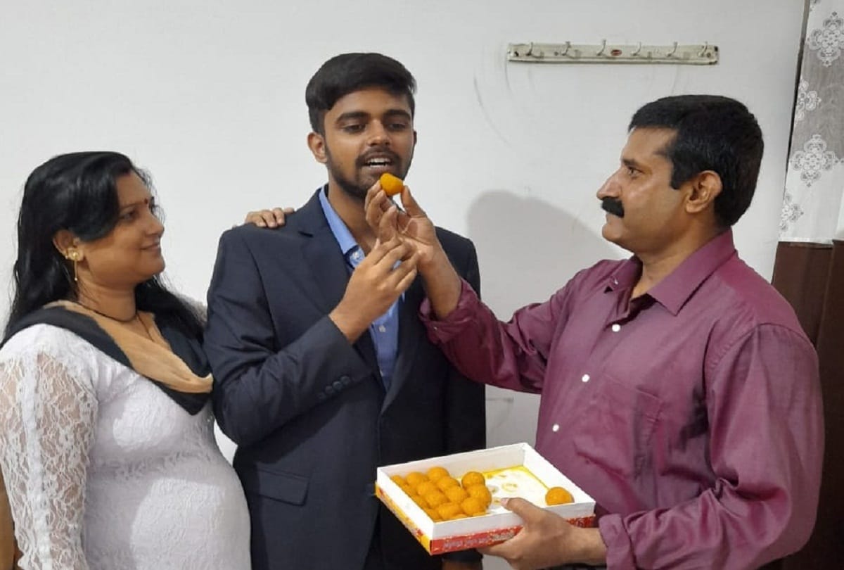 Jai Kumar Thakur of Prayagraj ranks third in UPSEE