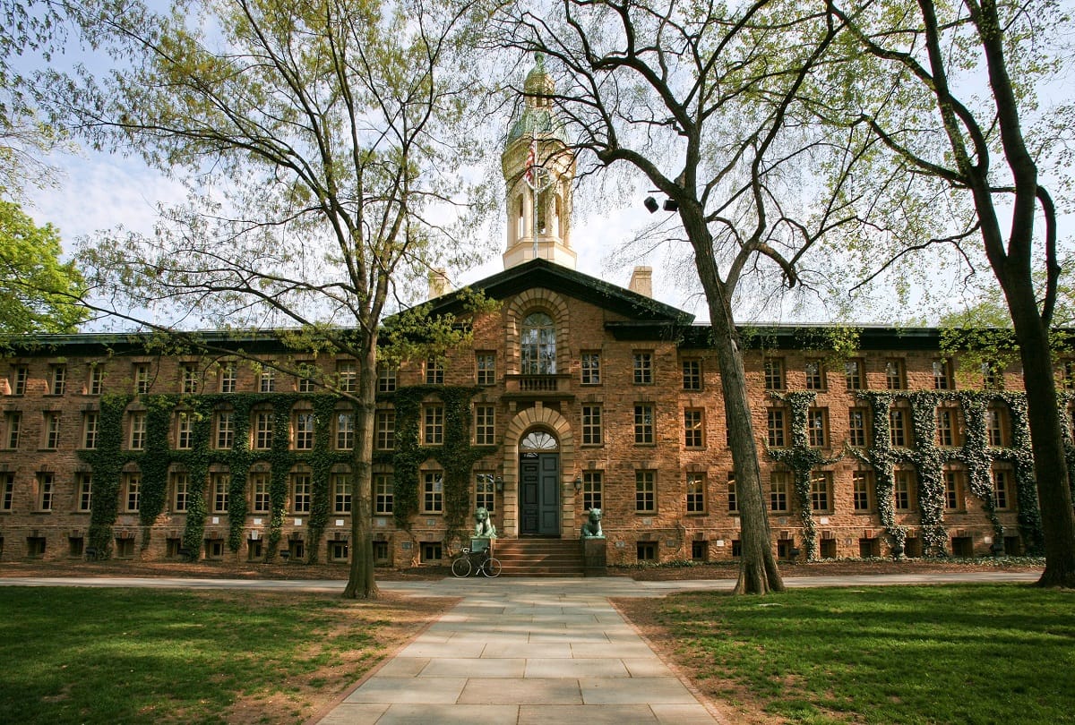 now Princeton university will pay approx nine crore for female professor after discrimination