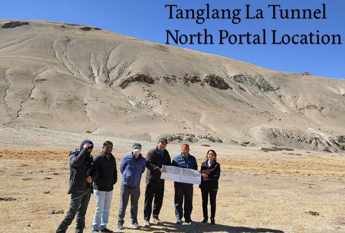 world longest rail tunnel at an altitude of 15134 feet on Tanglang Pass
