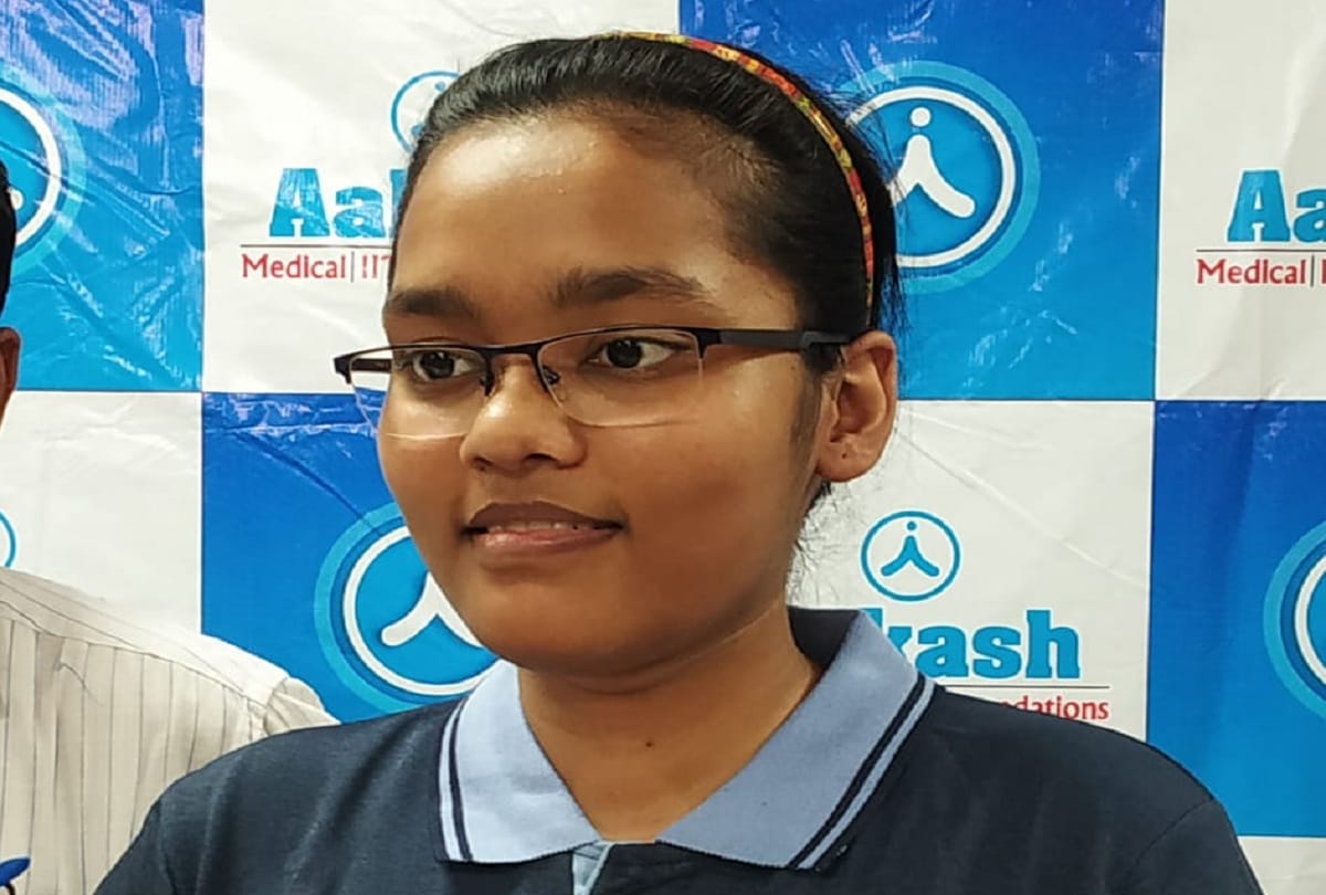 Akanksha wants to serve the poor by becoming a neuro surgeon