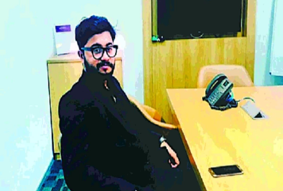 JNU's student was cheating by being a consultant of PMO