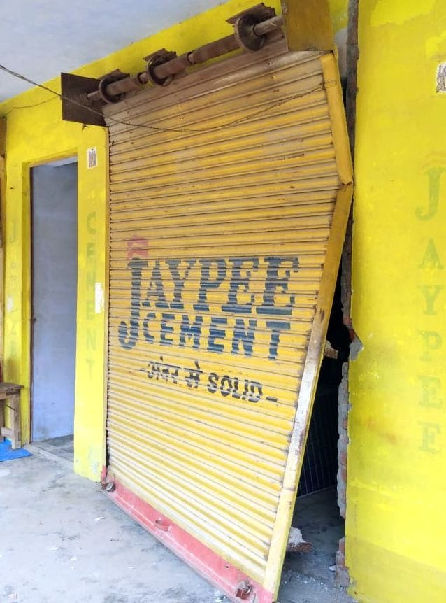 theft in shop in hardoi