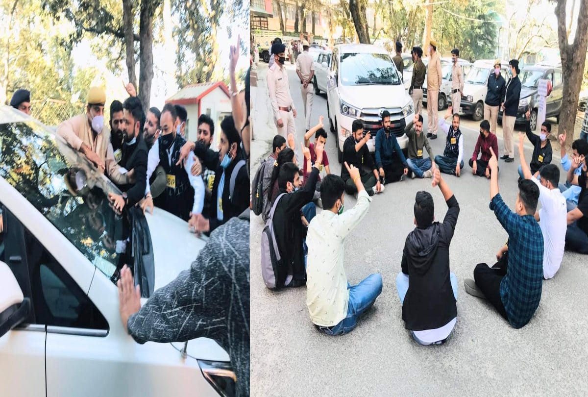 ABVP protest in front of VCs vehicle at HPU, scrimmage with police
