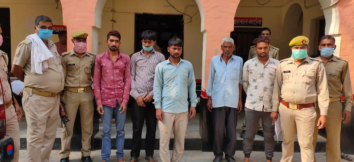 Aligarh: 1.5 crore rupees, 1.5 kg gold recovered from five thieves