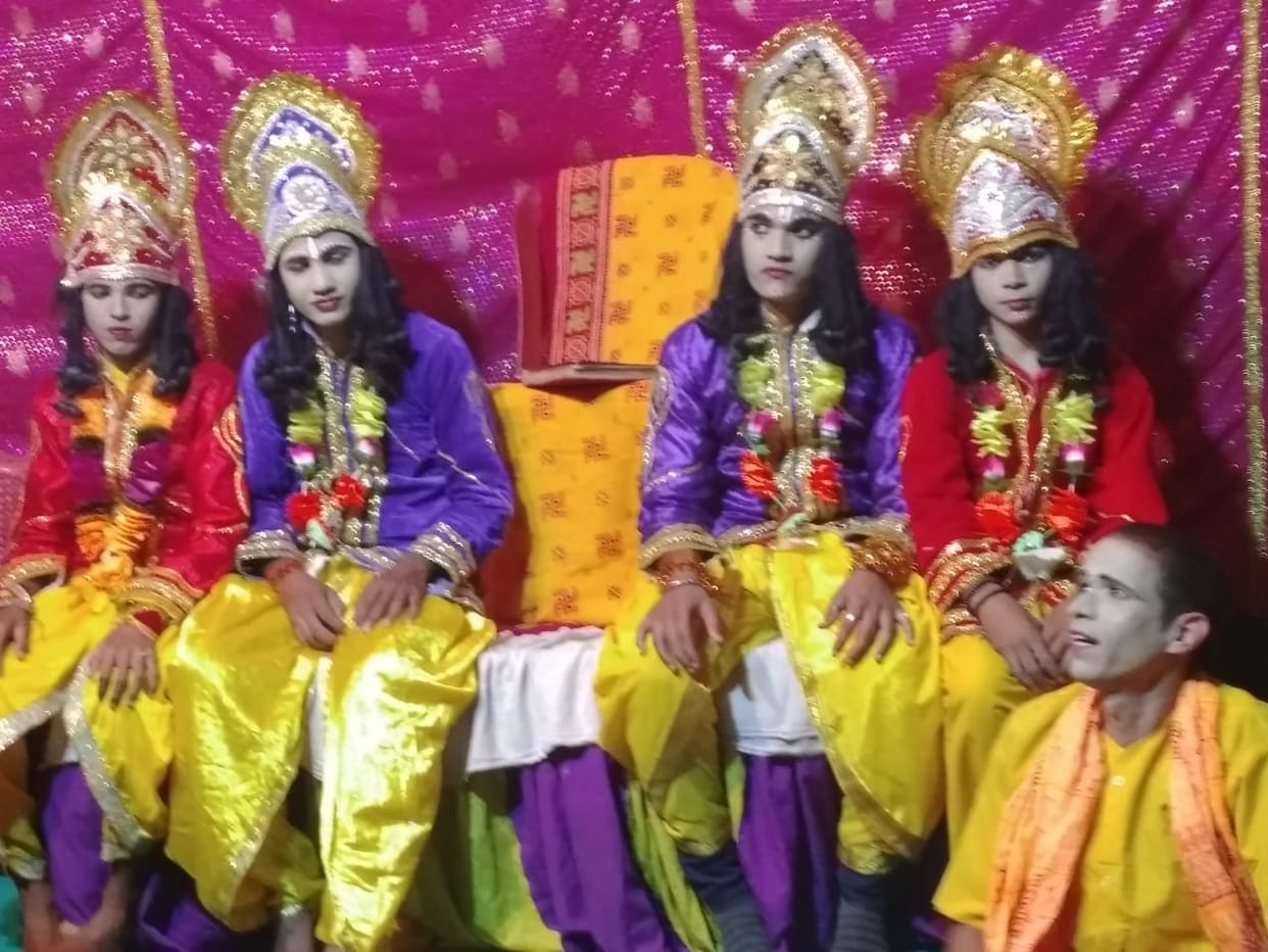 Devotees became proud after seeing the form of Shri Ram