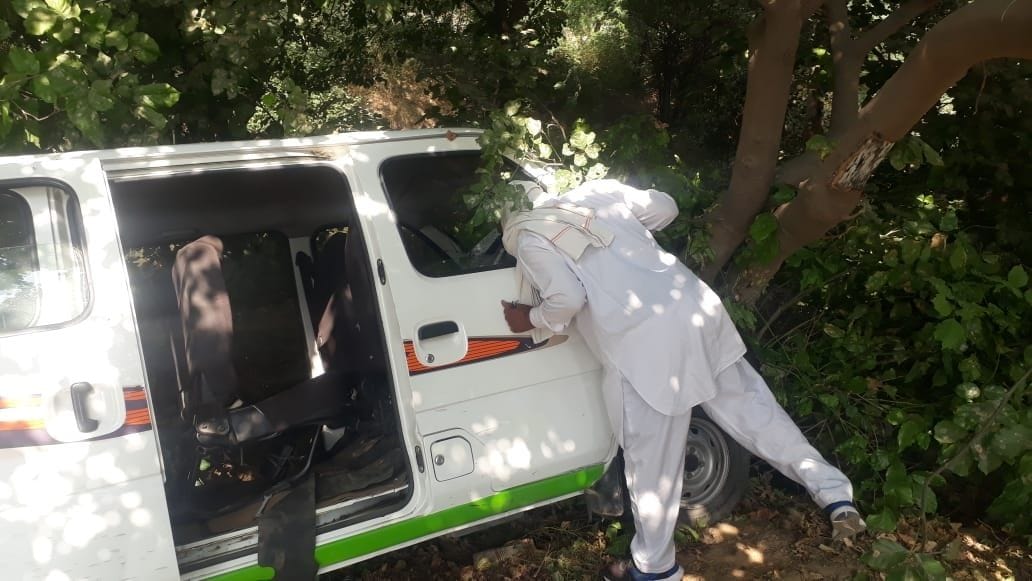 Collision between eco vehicle and two bikes, one killed, seven injured