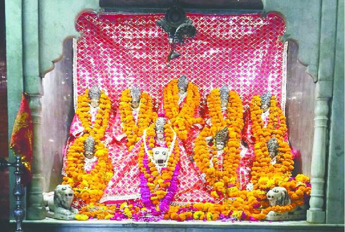 Navratri 2020 Devotees performs worship Maa Shailputri Puja On First Day