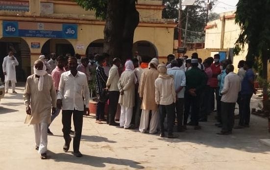 Pregnant newlyweds died under suspicious circumstances, family members surrounded police station