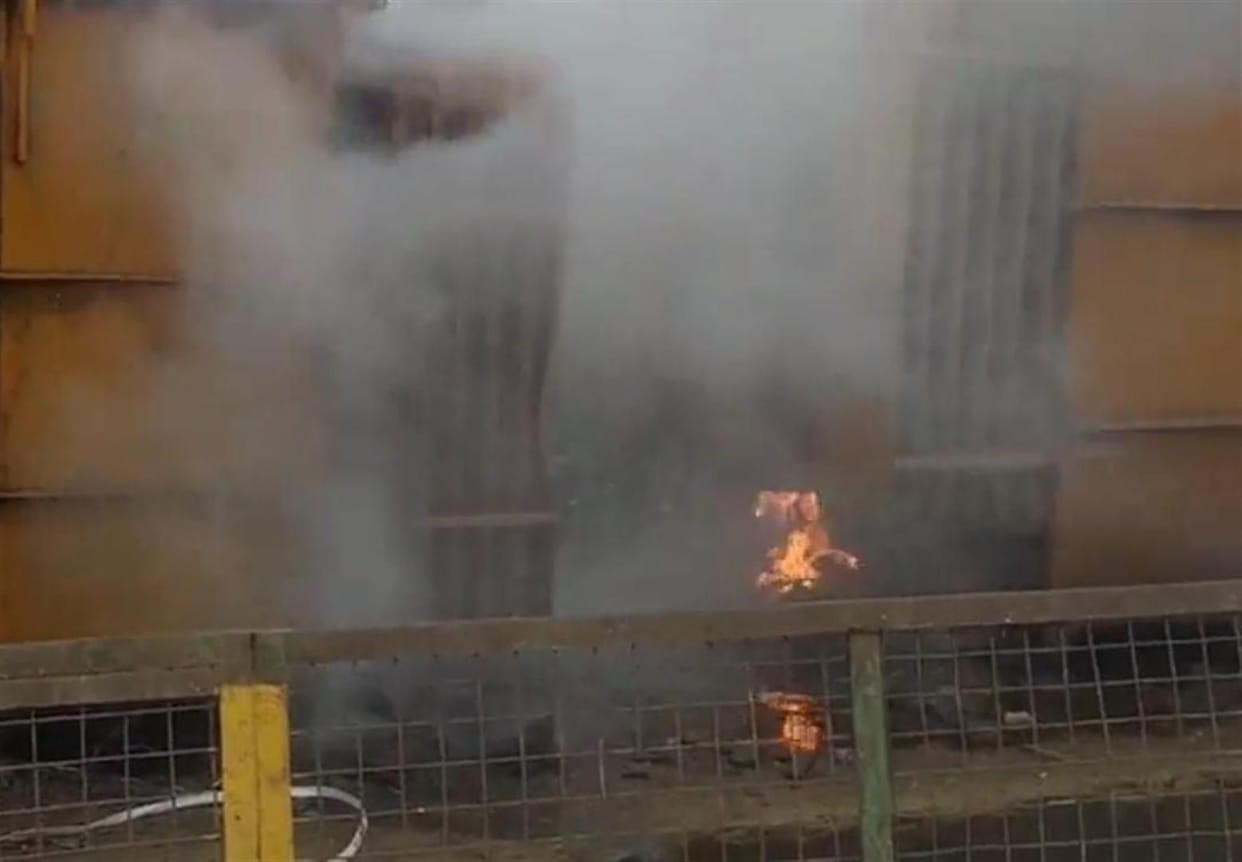 Hathras: The fire caused by the sparking in the stars due to the collision of the bird, the transformer blew