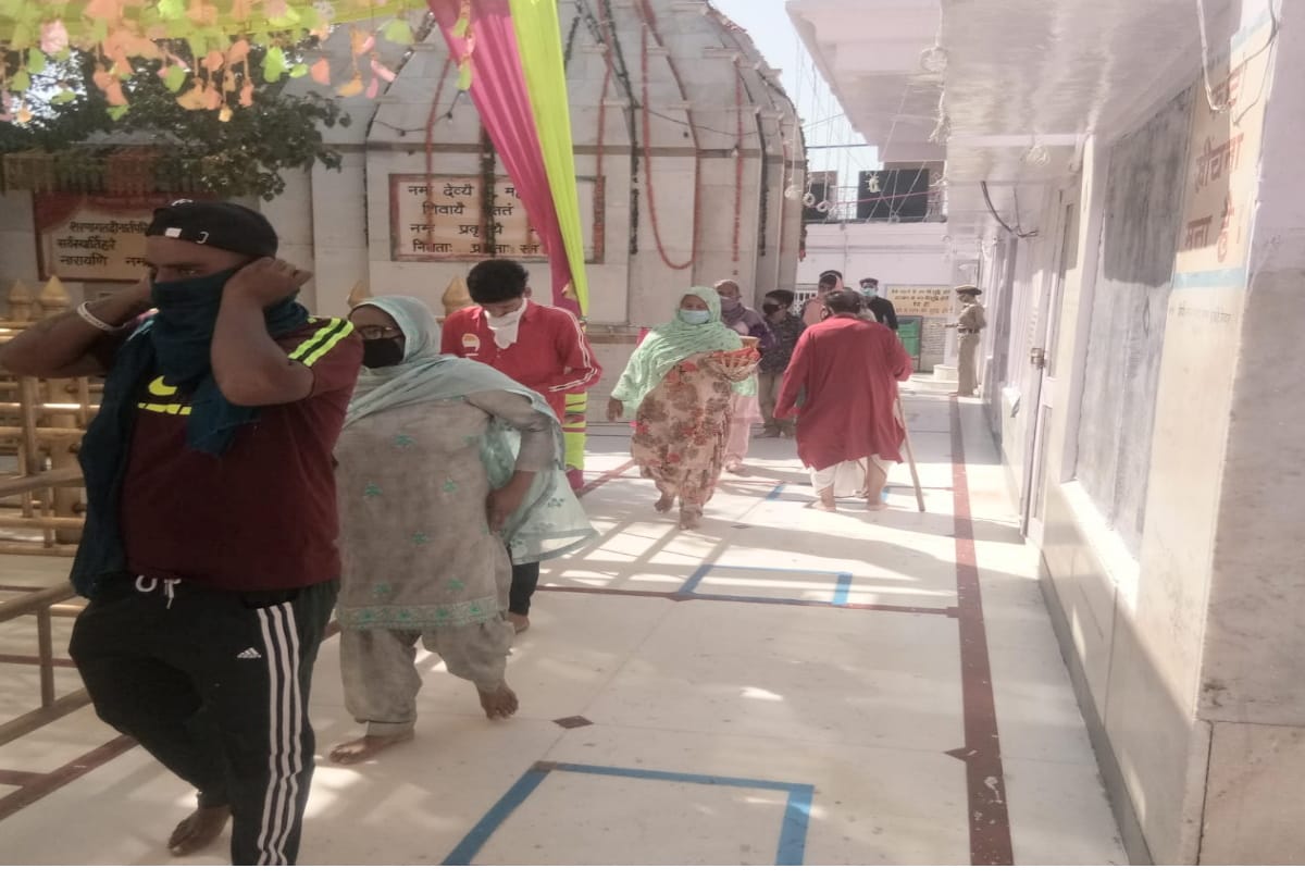 Navratri 2020: Faith heavy on Coronavirus, devotees thronged in Shaktipeeths, see spectacular pics