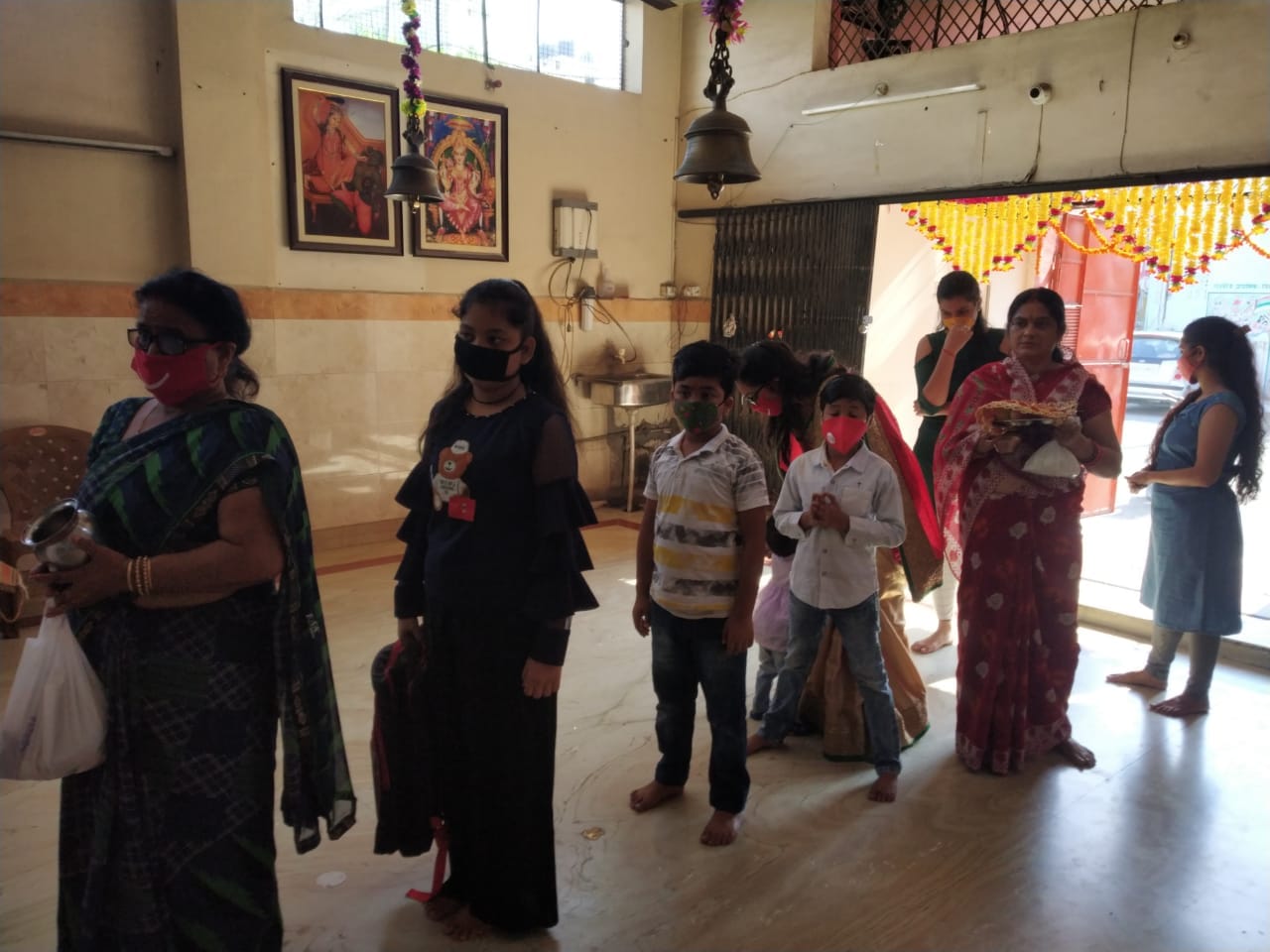 Shardiya Navratri 2020: huge rush in temple on first navratri