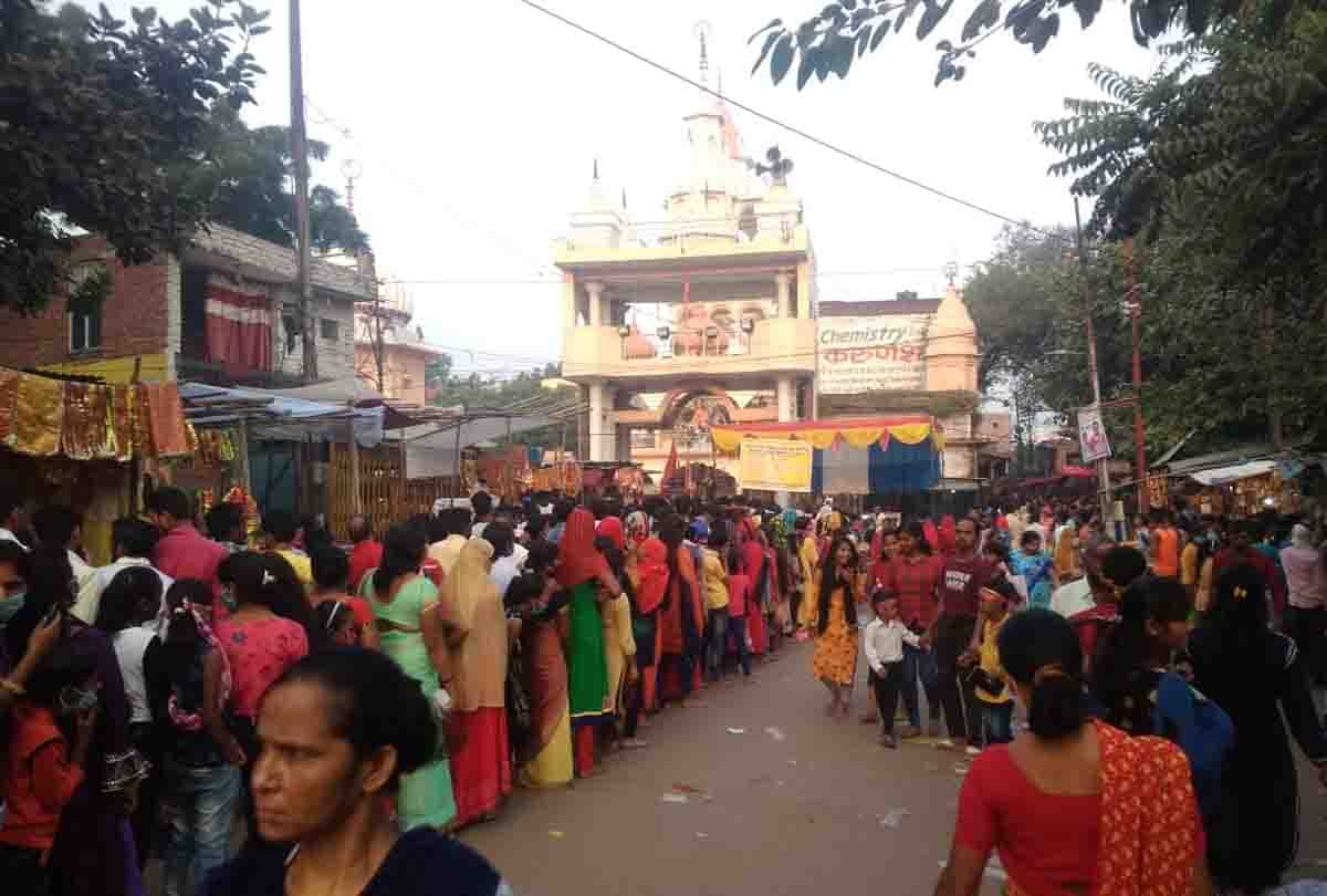Navratri 2020: Devotees worshiped in temples first day of navratri
