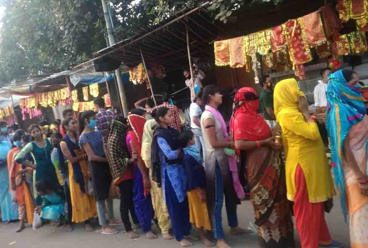 Navratri 2020: Devotees worshiped in temples first day of navratri