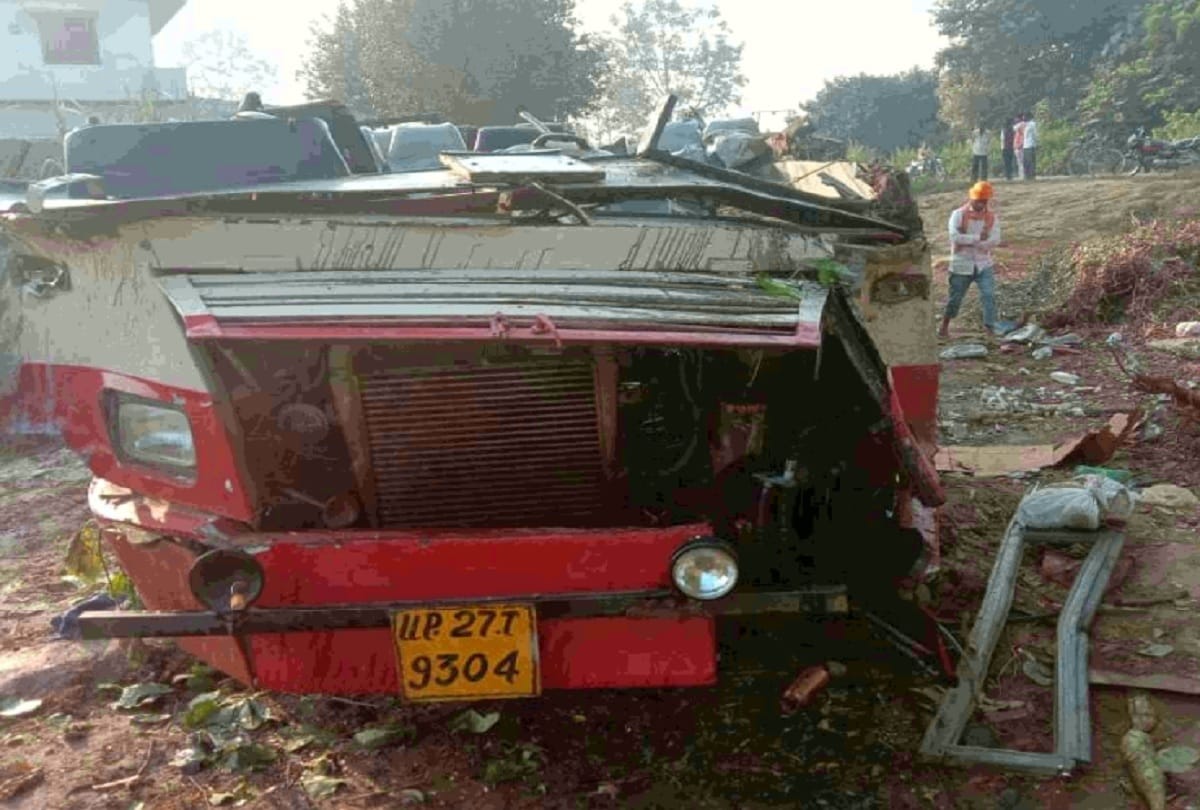 Pilibhit Accident News passengers were asleep roadways split in two