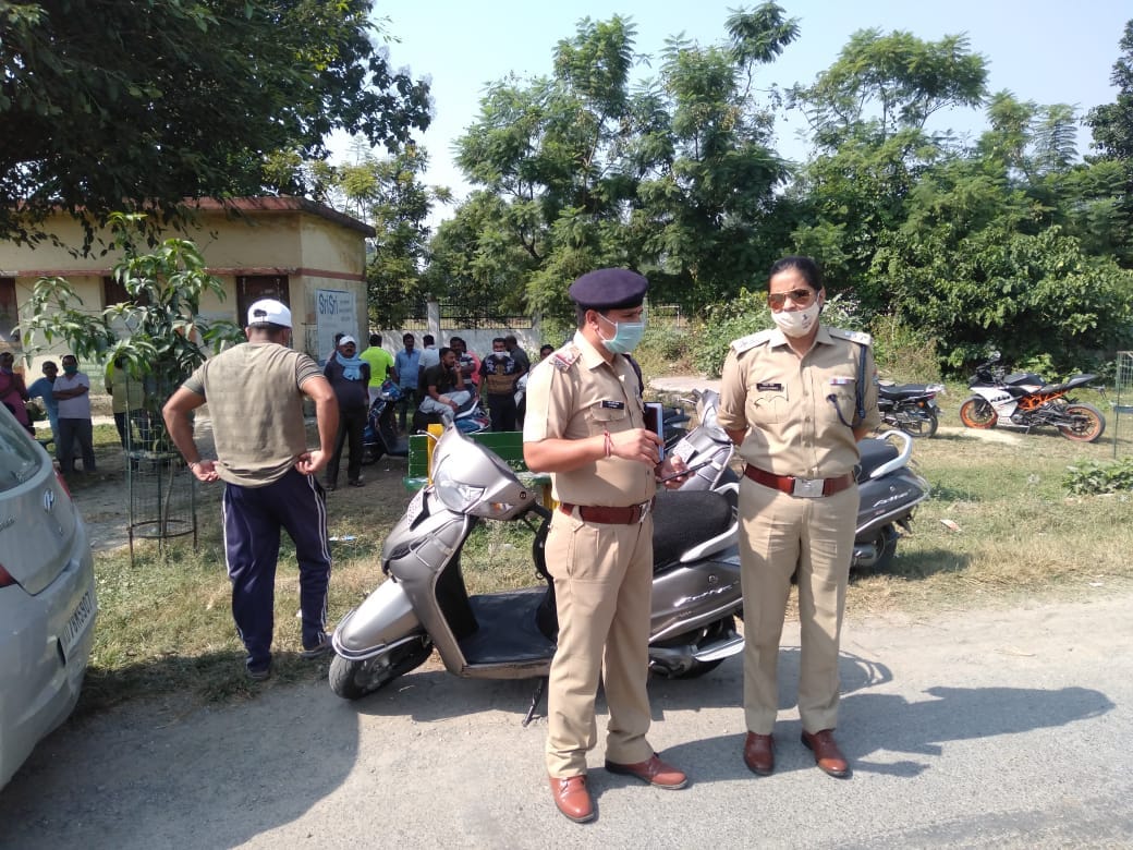 dehradun news: murder in dehradun, dead body found in shop