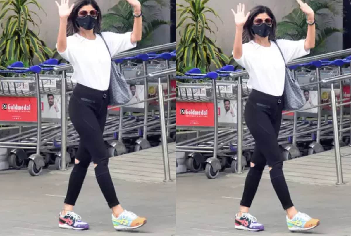 shilpa shetty return after shooting in mismatched shoes and ripped black jeans