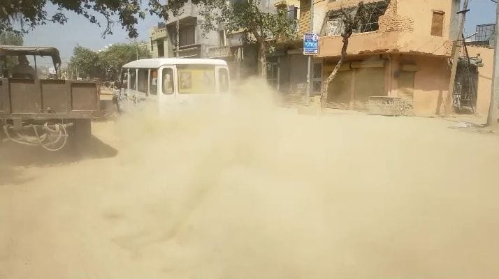 Administration strict about flying dust, construction work to stop if pollution increases