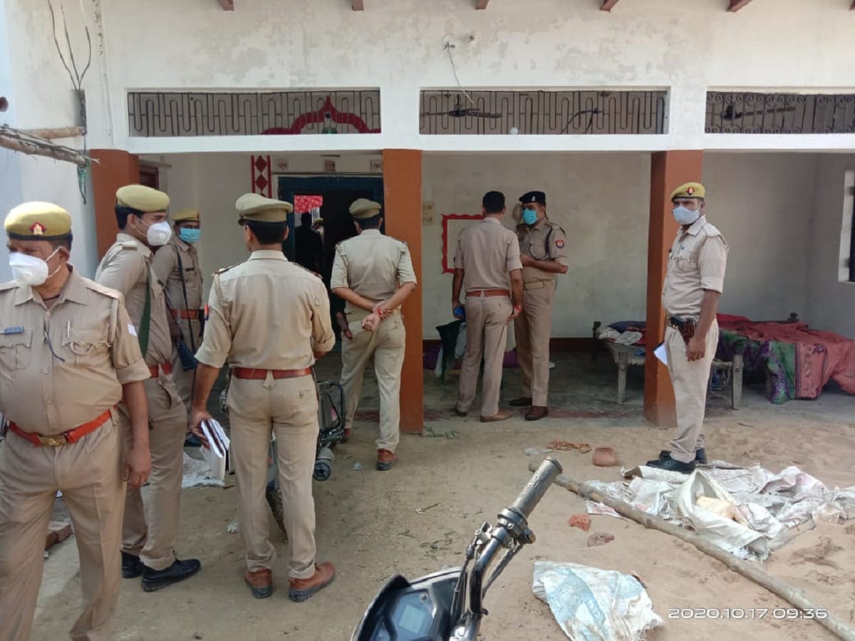 Teenager killed stabbed brother injured in house in varanasi